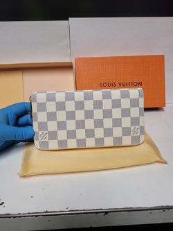 Louis Vuitton White  Wallet  Thumbnail