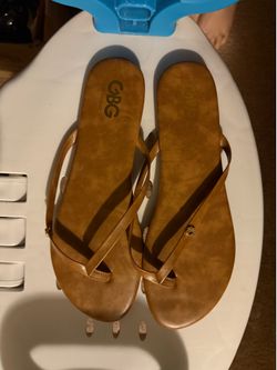 GBG Los Angeles tan sandals, size 11