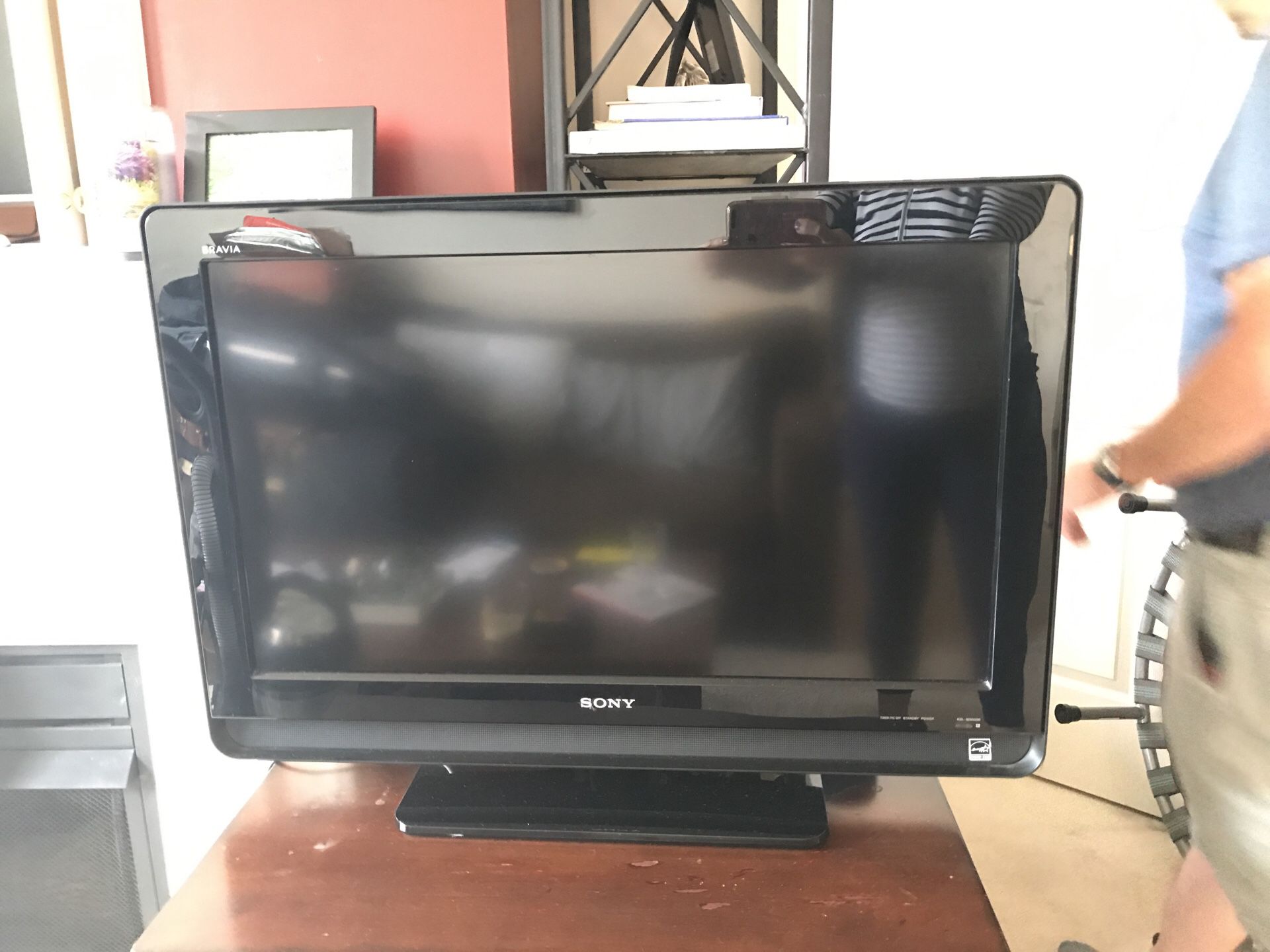 Sony LCD 32 inch Digital Color TV