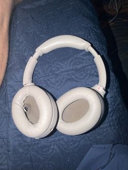 Sony WH-1000XM4 (Silver / Off-White) – Fully Functional, Needs New Ear Pads