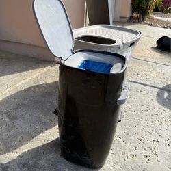 Litter Genie and Litterbox