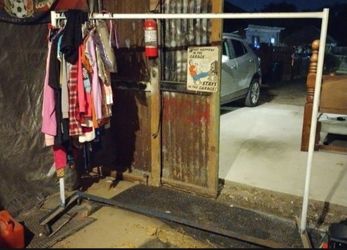 Iron sturdy clothes rack