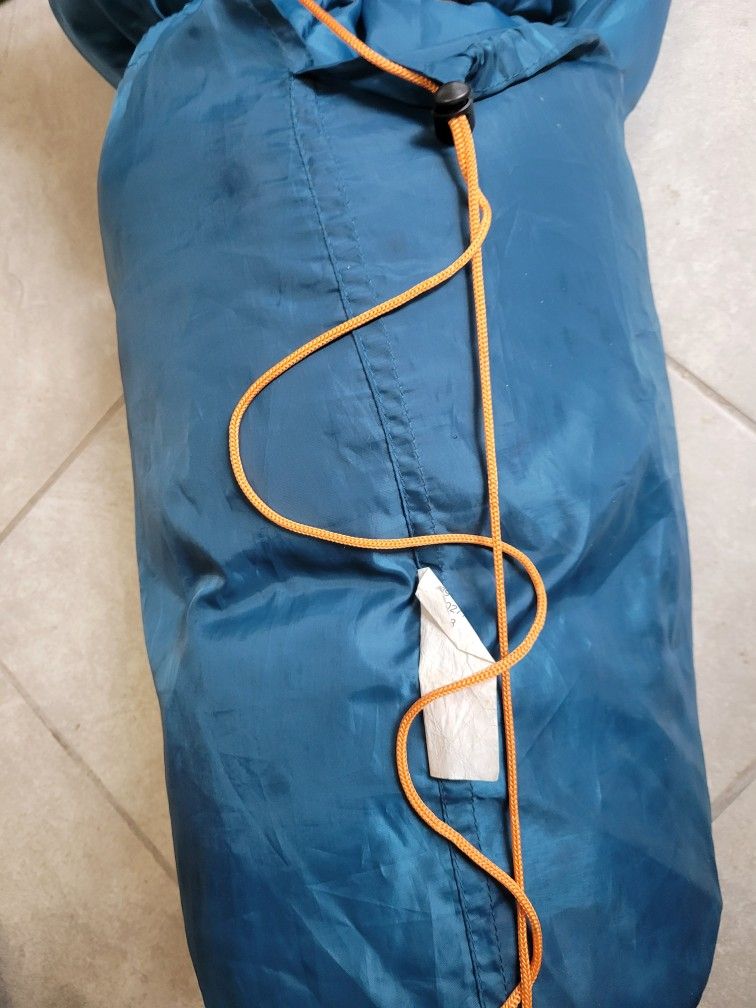 2 Sleeping Bags