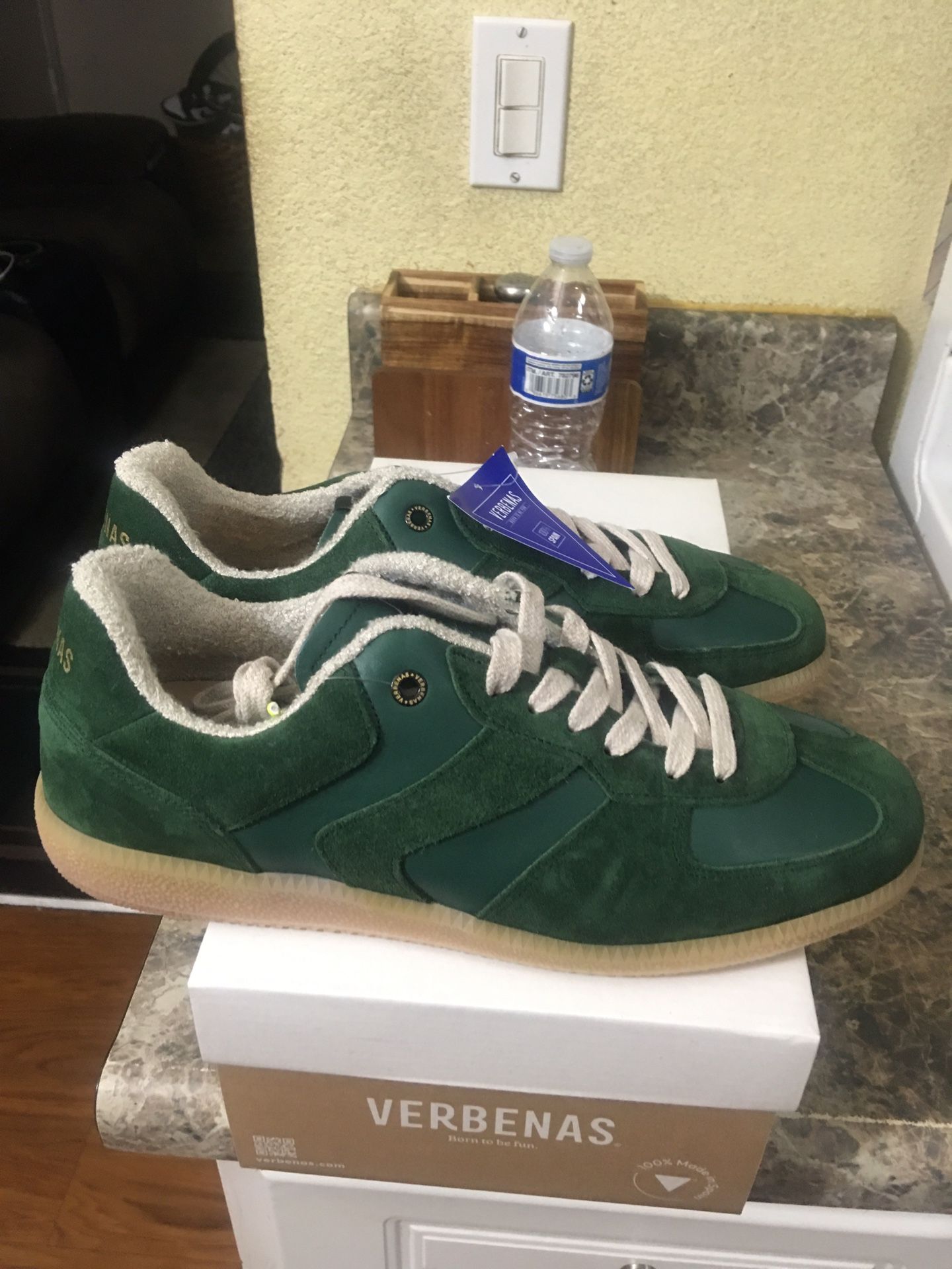 Tenis Nuevos Size 10 De Hombre Marca Bervenas New Never Used