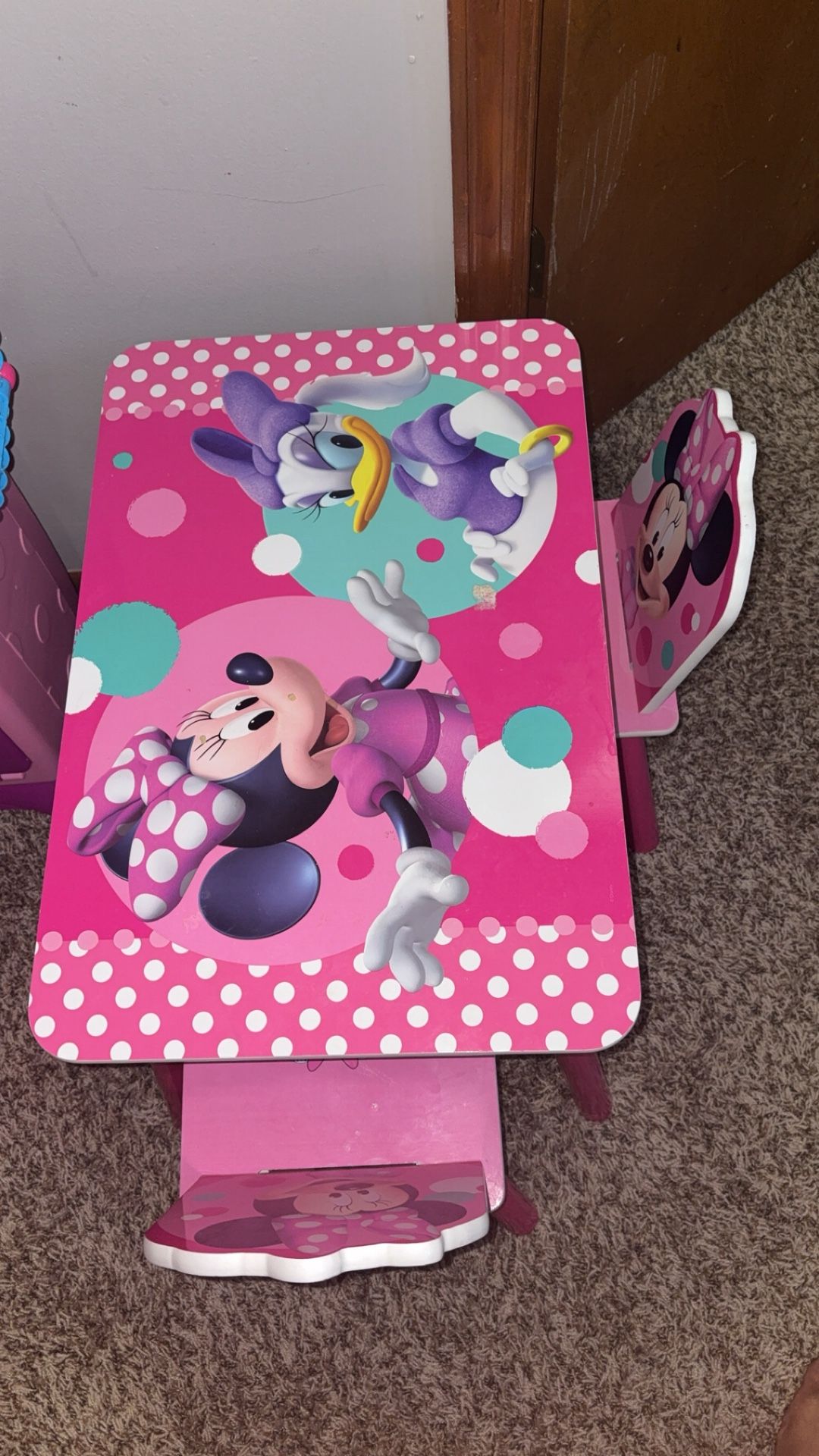 Minnie Mouse Table + 2 Chairs
