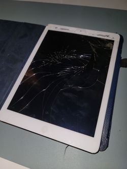CRACKED iPad Air 1st Gen A1474
