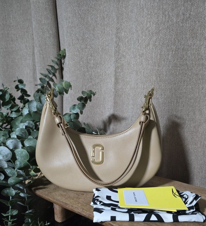 Marc Jacobs The Curve Bag
