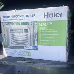 WINDOW AIR CONDITIONER 