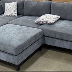 Sectional Sofa, Almost New, Mint Condition