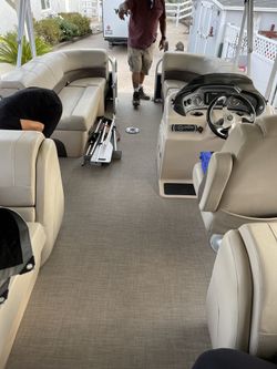 Very clean 2019 PARTY BARGE® 22 XP3