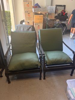 Patio Set - 2 Chairs + 2 Side Tables + Table