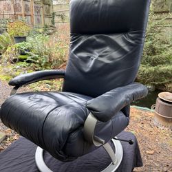 Lafer Of Brazil Kiri Recliner in Dark Blue 