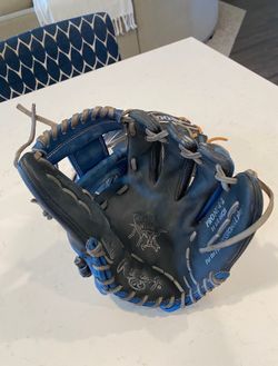 Baseball Gloves - Read Description