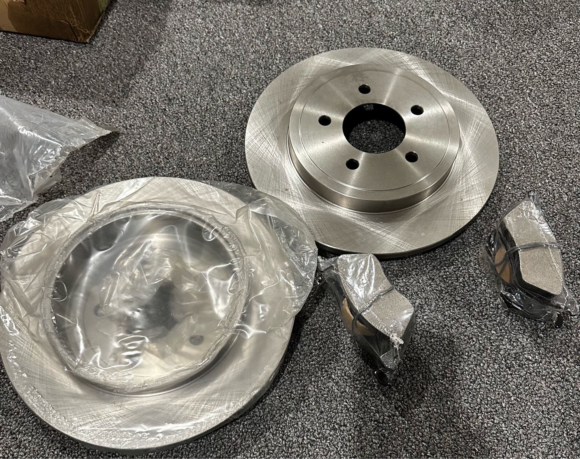 Rear Brake Rotors & Pads Kit for 2005-2007 Ford Escape 3.0L – New