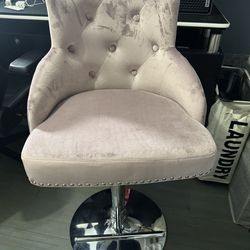 Pink computer/ salon chair