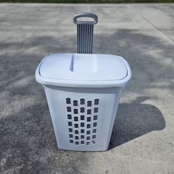 HAMPER ON WHEELS WITH HANDLE!