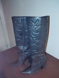 Black High Cowgirl Boots size 7 1/2