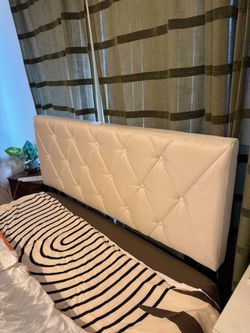 Full size frame and Matress