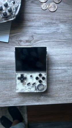 Anbernic rg35xx 2023 (HAS NO SD CARD/GAMES)