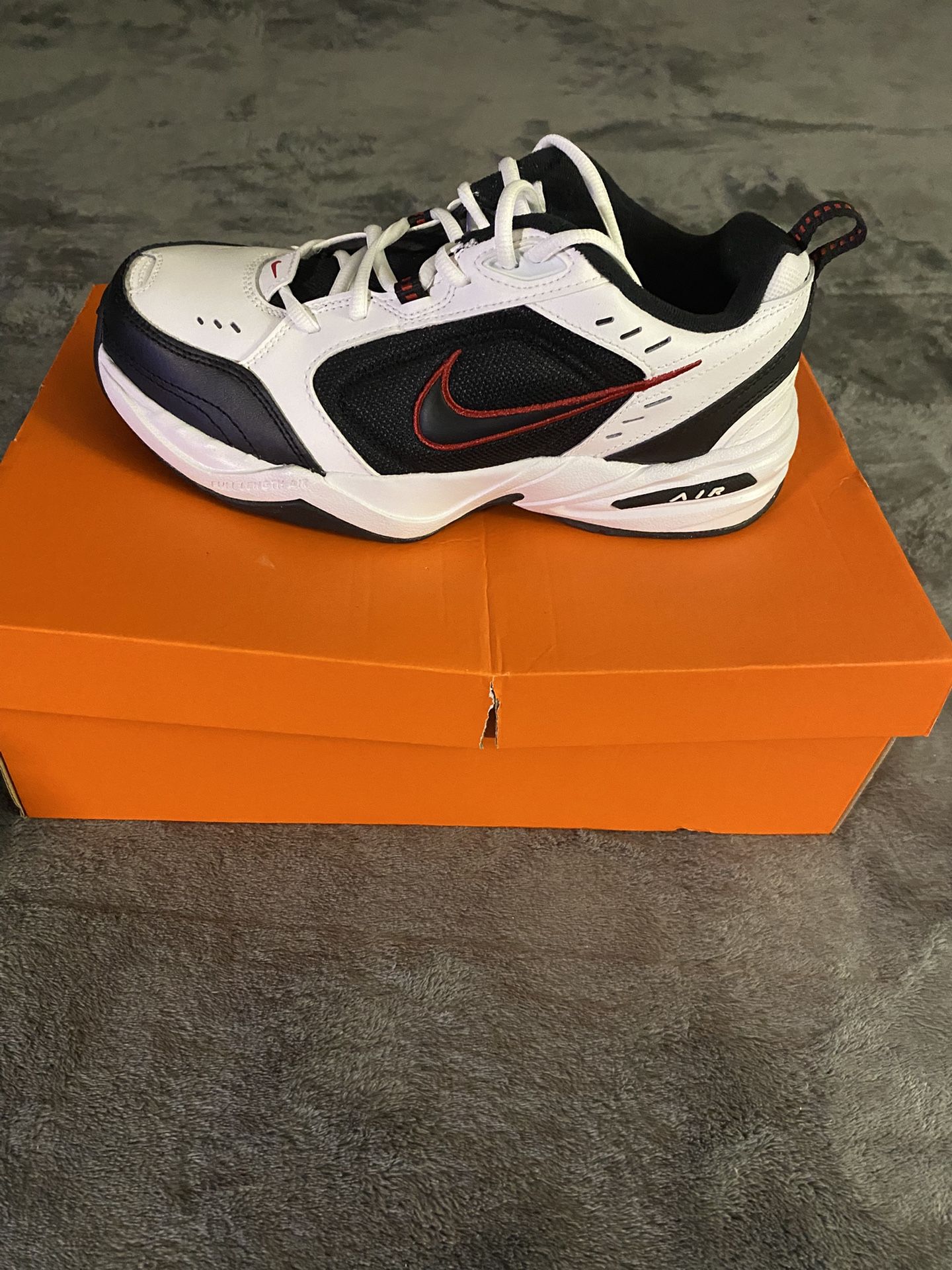 Brand New In Box .Monarch Nike Air.size 8