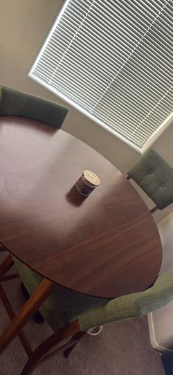Counter Height Table With Four Stools