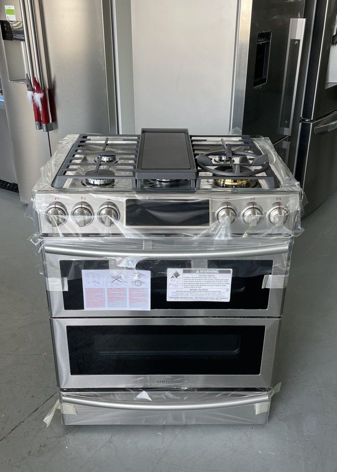 BRAND NEW Samsung Flex Duo Standard 5 Burners 2.4-cu ft/3.3-cu ft Self-Cleaning Double Oven Convection Convection Dual Fuel Range
