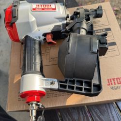 Roofing coil nailer