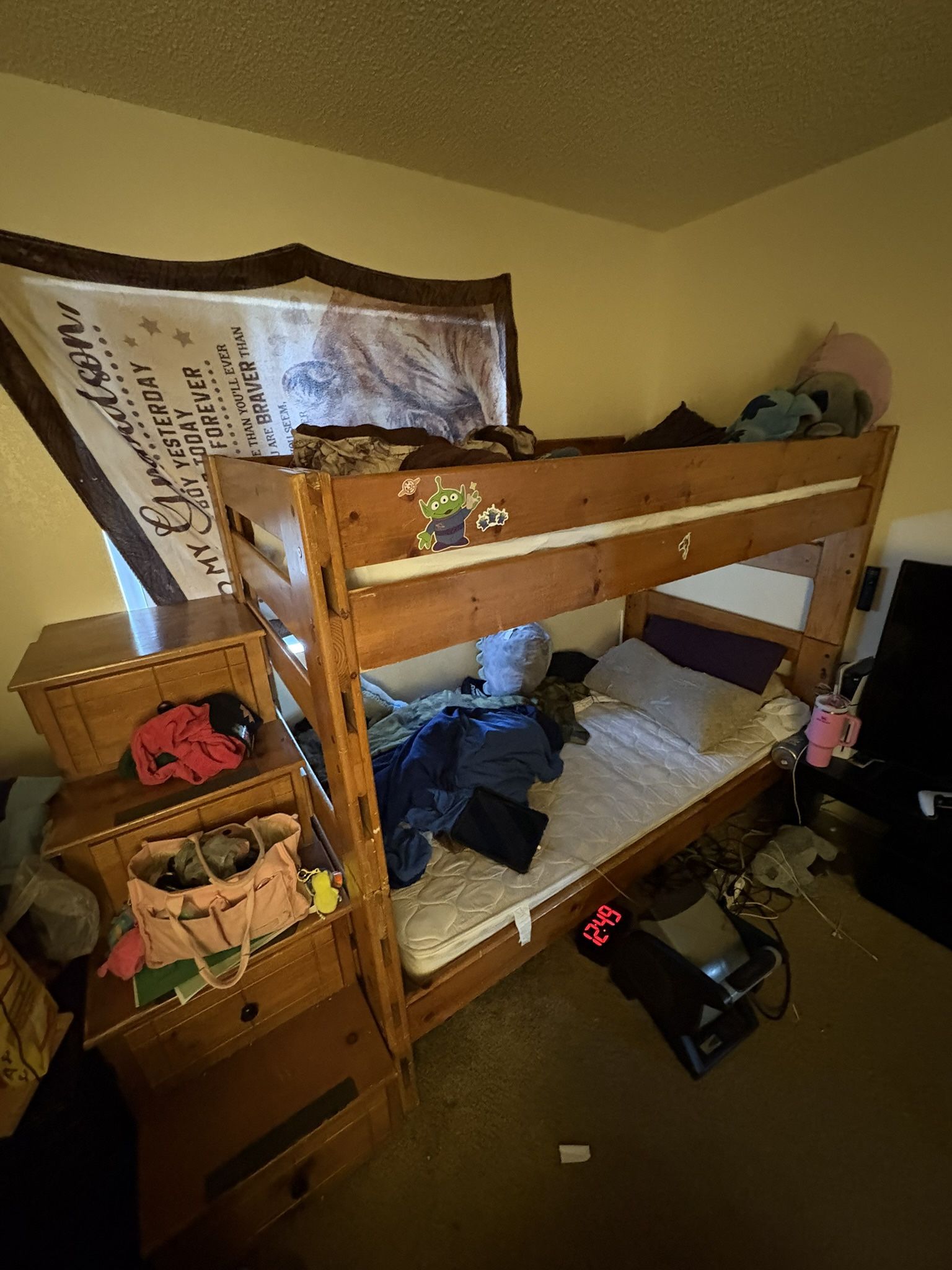 Bunk bedframe