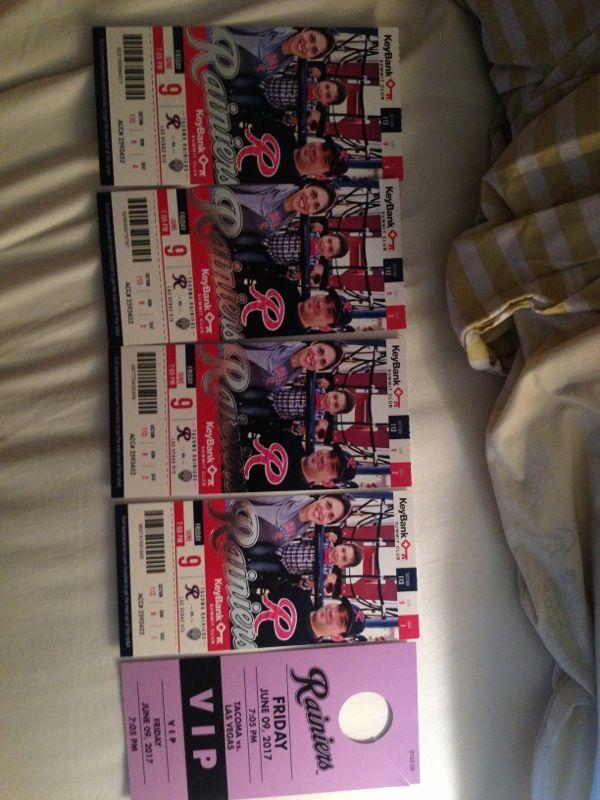 4 Tacoma Rainiers Tickets / Summit Club