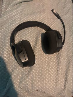Wireless gaming headset