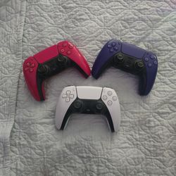 PS5 controllers 