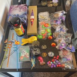 POKÉMON COLLECTIBLES 