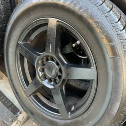 4- UNIROYAL TIGER PAW SPORT 