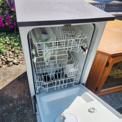 Portable Dishwasher. 