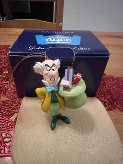 Disney Grolier Alice in Wonderland President's Edition Ornament MAD HATTER