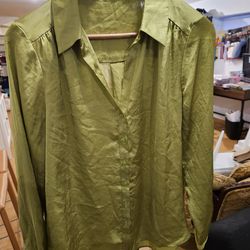 Pleione Women's Green Button-Up Shirt - Size M