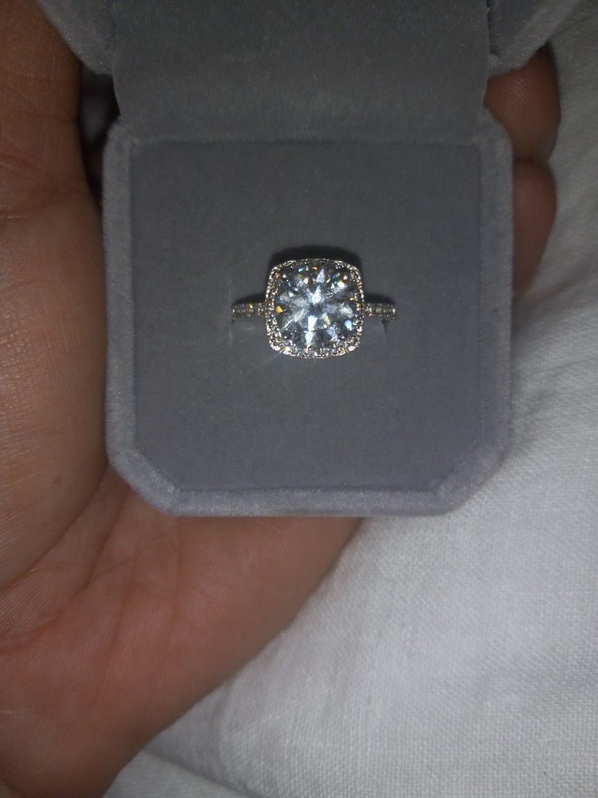 3 ct brilliant cut cgia certified comes with papers and certificate, the works,