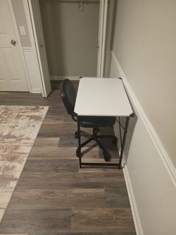 Desk & Rolling Office Chair Set – Like New