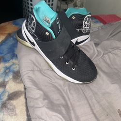 Nike Kids Youth Boys Girls Kyrie Mid Top 