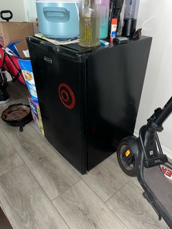 Mini fridge