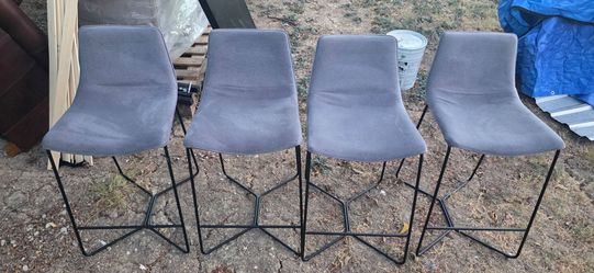 4 Barstools