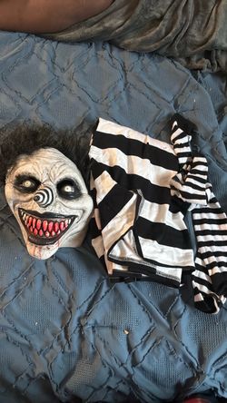 Costume killer clown