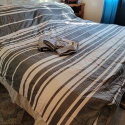 Queen Size 7 Piece Set