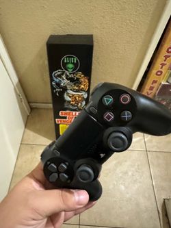 PS4 controller