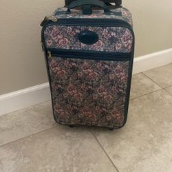 Small Suitcase / Roller Board 