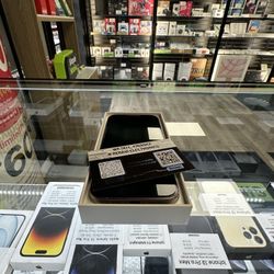 iPhone 15 Pro - 256 GB - AT&T Locked - Mint Condition - 79% BH - Titanium 