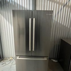 Bosch True Counter Depth Stainless Steel Frenchdoor Smart Refrigerator 