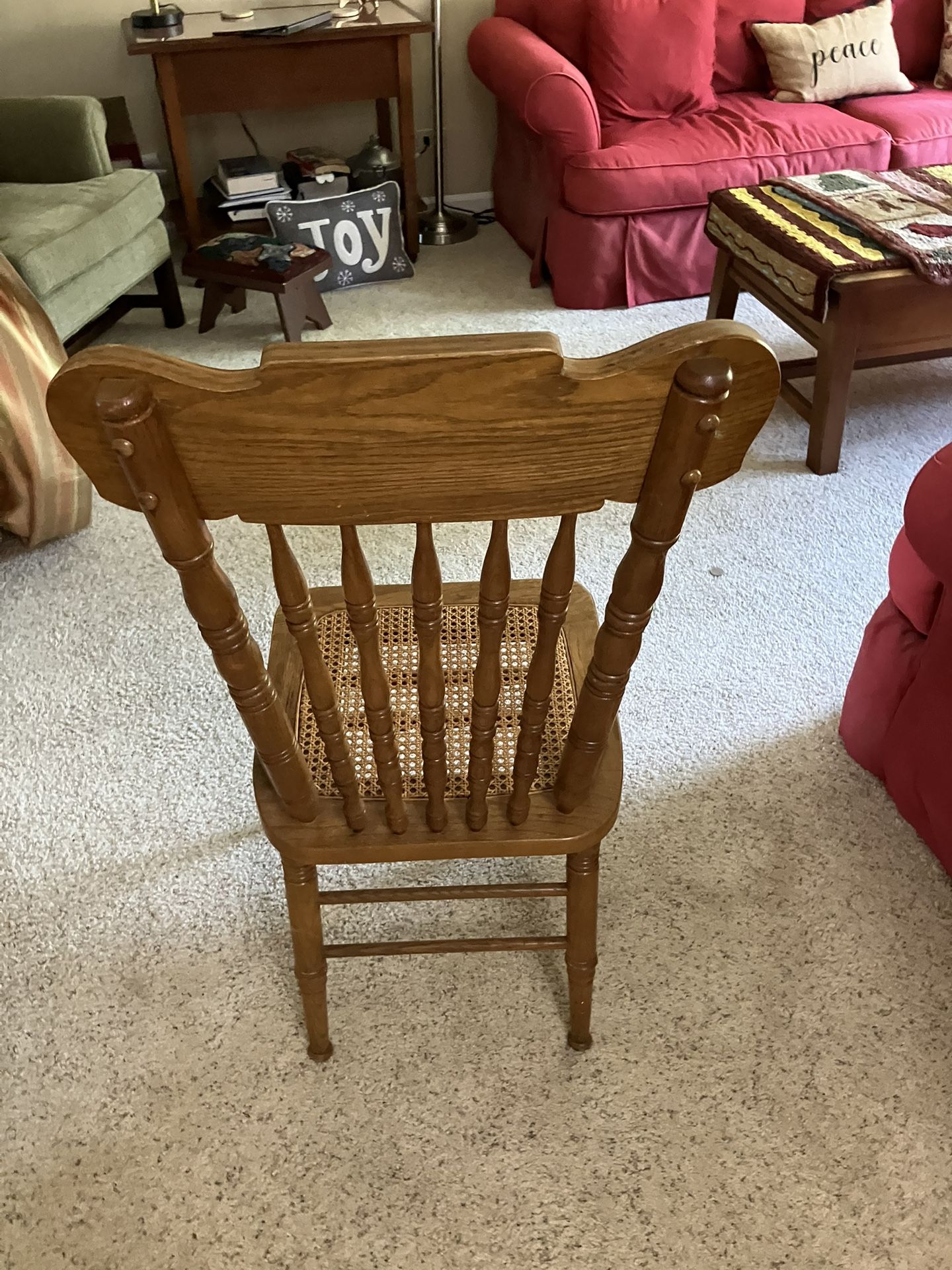 4 BEAUTIFUL WICKER CHAIRS!