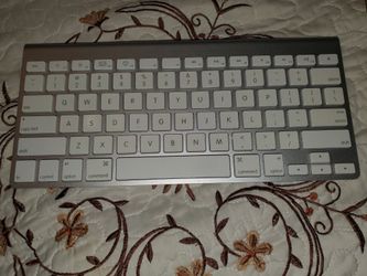 Apple Wireless Keyboard with Bluetooth - Silver