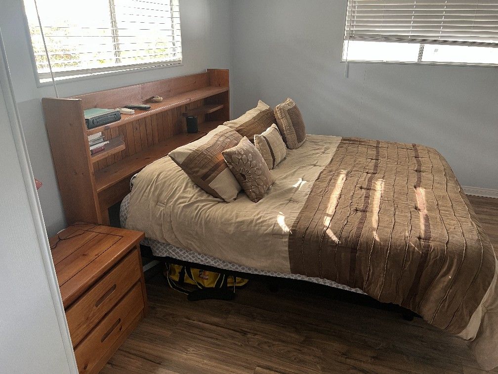 California King Massage Adjustable Head $800